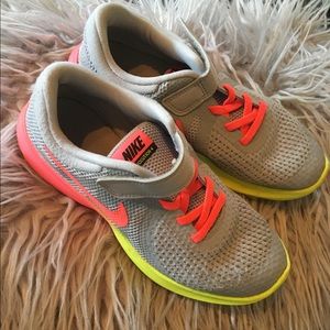 Nike Revolution 4’s Size 2 1/2